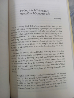 PHÁT LỘ DI TÍCH HOÀNG THÀNH THĂNG LONG - ANDREW HARDY, NGUYỄN TIẾN ĐÔNG