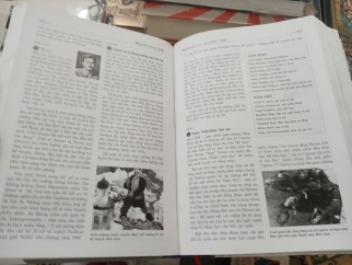 MINH HỌA THẾ KỶ 20 - LỊCH SỬ VĂN MINH NHÂN LOẠI HIỆN ĐẠI 1900 -  2000 (BÌA CỨNG) - LORRAIN GLENNON 