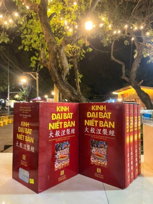 TRỌN BỘ KINH ĐẠI BÁT NIẾT BÀN ( BÌA CỨNG ) - ĐOÀN TRUNG CÒN, NGUYỄN MINH TIẾN (DỊCH VÀ CHÚ GIẢI)