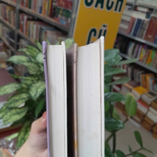 TIẾNG CHIM HÓT TRONG BỤI MẬN GAI - COLLEEN MC CCULLOUCH ( PHẠM MẠNH HÙNG DỊCH)