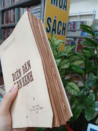 DIỄN ĐÀN VẠN HẠNH 