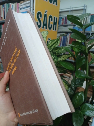 NGHỀ VÀ LÀNG NGHỀ TRUYỀN THỐNG VIỆT NAM - NGHỀ GỐM (BÌA CỨNG)