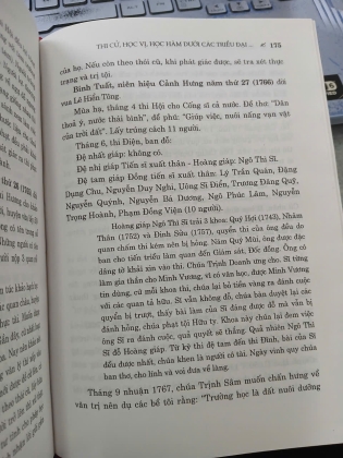 THI CỬ HỌC VỊ HỌC HÀM DƯỚI CÁC TRIỀU ĐẠI PHONG KIẾN VIỆT NAM (BÌA CỨNG) - ĐINH VĂN NIÊM