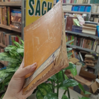 TU SĨ VÀ HOẠ SĨ TRÊN ĐẤT PHẬT - THÍCH HUYỀN VI