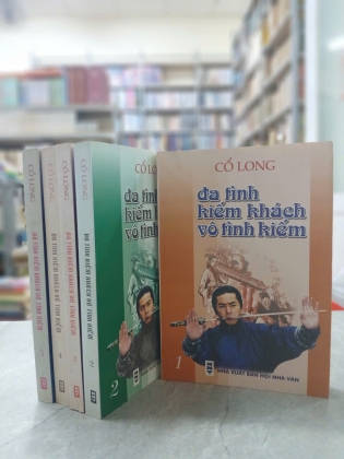 ĐA TÌNH KIẾM KHÁCH VÔ TÌNH KIẾM - CỔ LONG (ĐÔNG HẢI DỊCH THUẬT) 