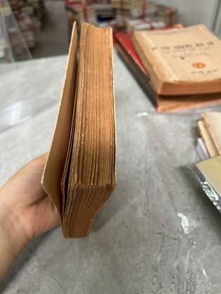 ĐÊM ĐEN CÁC TƯỚNG LÃNH - HANS HELLMUT KIRST ( NGUYỄN ĐAN TÂM DỊCH)