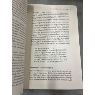 THE KNOWING DOING GAP - KHOẢNG CÁCH GIỮA HIỂU BIẾT VÀ HÀNH ĐỘNG (BÌA CỨNG) - PFEFFER, SUTTON