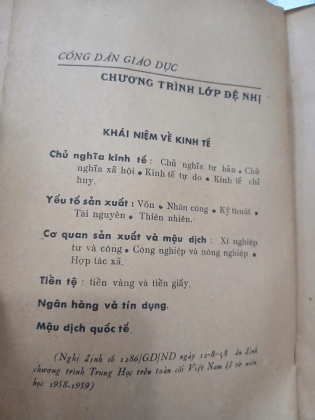 CÔNG DÂN GIÁO DỤC LỚP ĐỆ NHỊ - TRẦN MỘNG CHU, NGUYỄN CAO QUYỀN