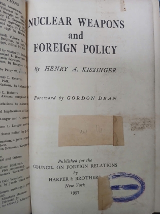 NUCLEAR WEAPONS AND FOREIGN POLICY - HENRY A. KISSINGER