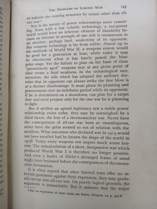 NUCLEAR WEAPONS AND FOREIGN POLICY - HENRY A. KISSINGER