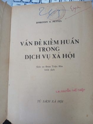 VẤN ĐỀ KIỂM HUẤN TRONG DỊCH VỤ XÃ HỘI - DOROTHY E. PETTES (DỊCH GIẢ: ĐOÀN TRIỆU HÂN)