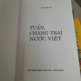 TUẤN, CHÀNG TRAI NƯỚC VIỆT - NGUYỄN VỸ