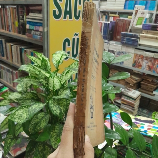 LÊ TRIỀU LỊCH KHOA TIẾN SĨ ĐỀ DANH BI KỶ 