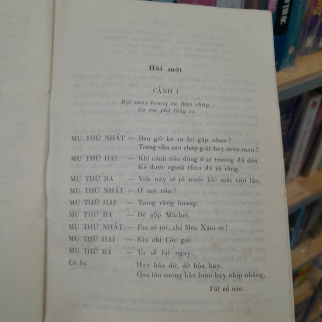 MĂCBET, CÔRIÔLANUT VÀ ÔTENLÔ KỊCH - U.SÊCXPIA