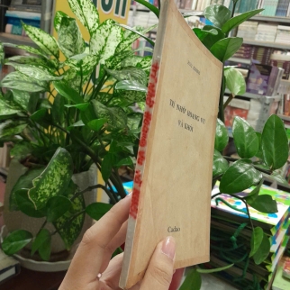 TRÍ NHỚ HOANG VU VÀ KHÓI - HOÀI KHANH 