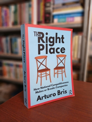 THE RIGHT PLACE - ARTURO BRIS