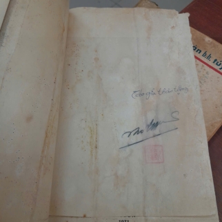 BƯU HOA VIỆT NAM 1951 - 1971 - NGUYỄN BẢO TỤNG [ CÓ CHỮ KÝ TÁC GIẢ ]