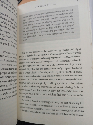 HOW THE MIGHTY FALL AND WHY SOME COMPANIES NEVER GIVE IN - JIM COLLINS