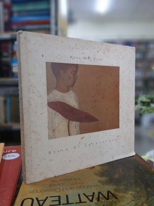 REALM OF ENCHANTMENT (BÌA CỨNG) - HỒNG VIỆT DŨNG [CÓ CHỮ KÝ TÁC GIẢ]