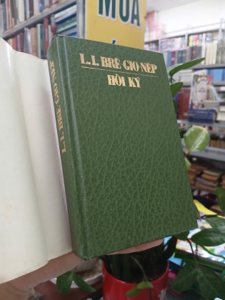 HỒI KÝ L. I. BRÊ - GIƠ - NÉP (BÌA CỨNG)