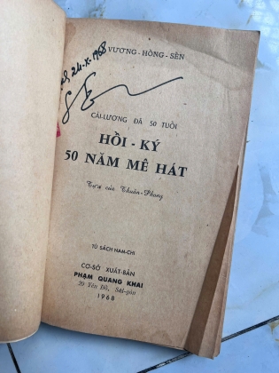HỒI KÝ 50 NĂM MÊ HÁT - NĂM MƯƠI NĂM CẢI LƯƠNG - VƯƠNG HỒNG SỂN [CÓ CHỮ KÝ TÁC GIẢ]