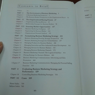BUSINESS MARKETING MANAGEMENT ( BÌA CỨNG) - HUTT, SPEH