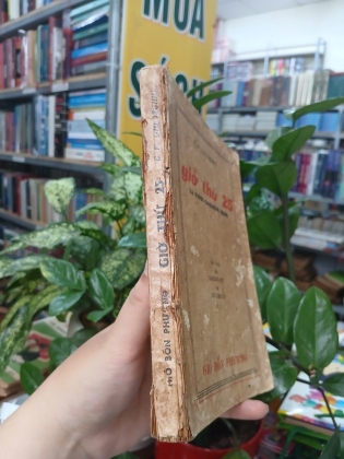 GIỜ THỨ HAI MƯƠI LĂM (QUYỂN 1) - C. V. GHEORGHIU (BẢN DỊCH CỦA LÊ NGỌC TRỤ VÀ VÕ THỊ HAY)