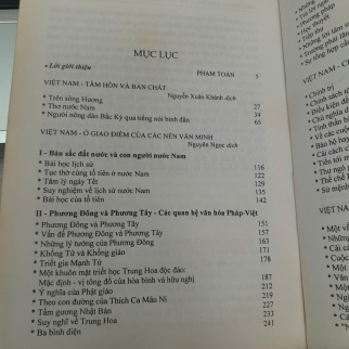 TIỂU LUẬN VIẾT BẰNG TIẾNG PHÁP TRONG THỜI GIAN 1922-1932 ( BÌA CỨNG) - PHẠM QUỲNH