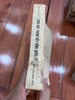 XUNG ĐỘT TRONG ĐỜI SỐNG QUỐC TẾ - NGUYỄN HIẾN LÊ (CÓ CHỮ KÝ DỊCH GIẢ)