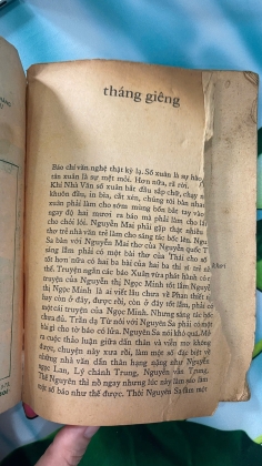  NHÀ VĂN SỐ THÁNG 1, THÁNG 3 NĂM 1975