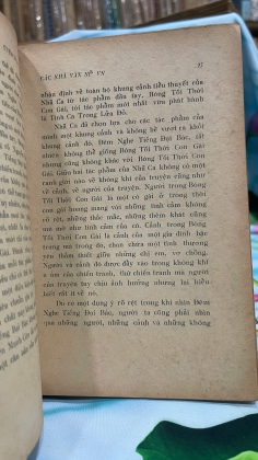 CÁC NHÀ VĂN NỮ VIỆT NAM 1900 - 1970 - UYÊN THAO (BẢN CÓ CHỮ KÝ TÁC GIẢ)