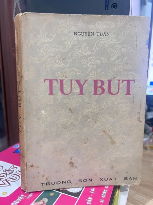 TÙY BÚT - NGUYỄN TUÂN