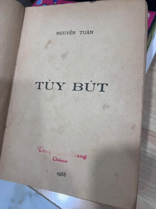 TÙY BÚT - NGUYỄN TUÂN