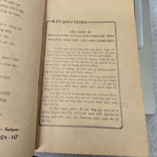 NGHỆ THUẬT XEM CHỮ KÝ - HUỲNH LIÊN TỬ