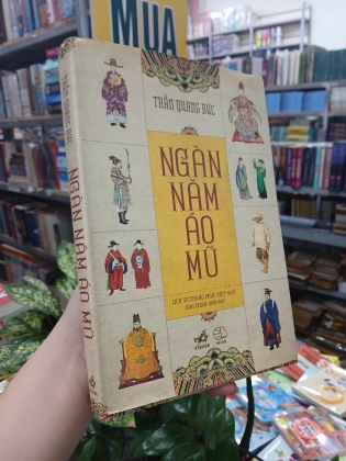 NGÀN NĂM ÁO MŨ - TRẦN QUANG ĐỨC