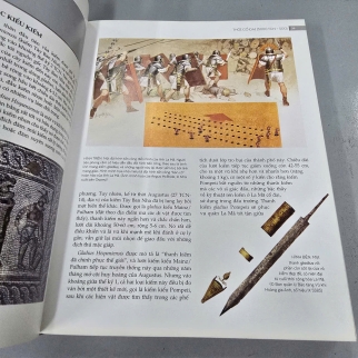 LỊCH SỬ THẾ GIỚI QUA 100 LOẠI VŨ KHÍ ( BÌA CỨNG) - CHRIS MCNAB