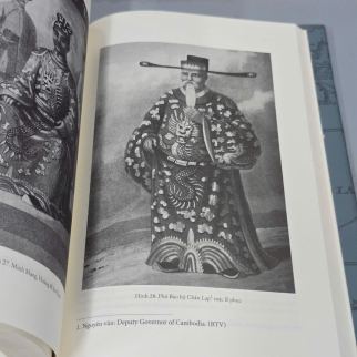 CON ĐƯỜNG THIÊN LÝ (BÌA CỨNG) - ALASTAIR LAMB (ĐINH TUẤN NGHĨA DỊCH)