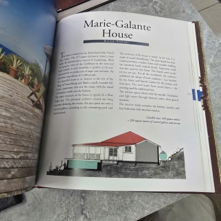 SUSTAINABLE FRENCH TIMBER HOUSES L'AFFAIRE DE WOOD (BÌA CỨNG) - JOEL CARIOU