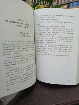 VEDA UPANISHAD NHỮNG BỘ KINH TRIẾT LÝ TÔN GIÁO CỔ ẤN ĐỘ (BÌA CỨNG) - DOÃN CHÍNH